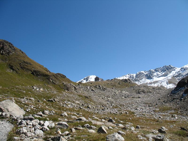 20080921_pizkesch_michi 003.jpg - Die Hütte kommt in Sicht
